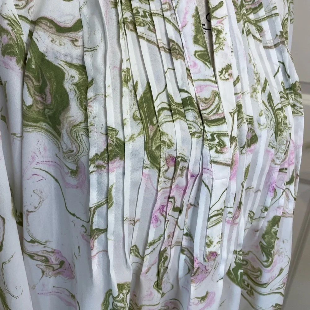 Style and Company Size Large Floral Bell Sleeve Pin tuck Blouse - Picture 2 of 9
